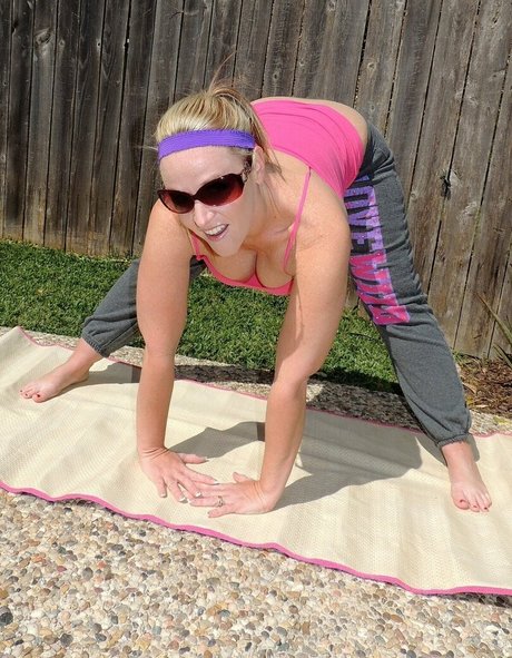 deesiren pornstar hd gallery