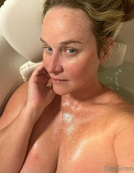 deesiren naked actress img