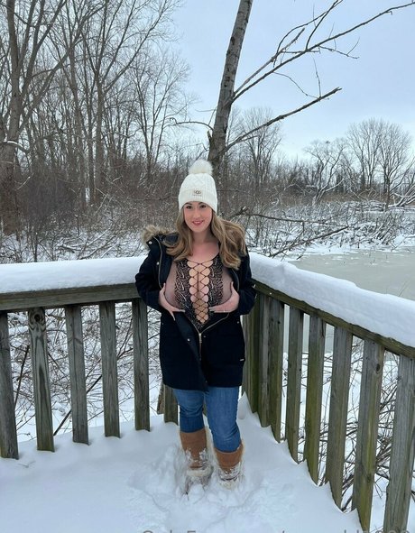 momdd1998 xxx pornstar img