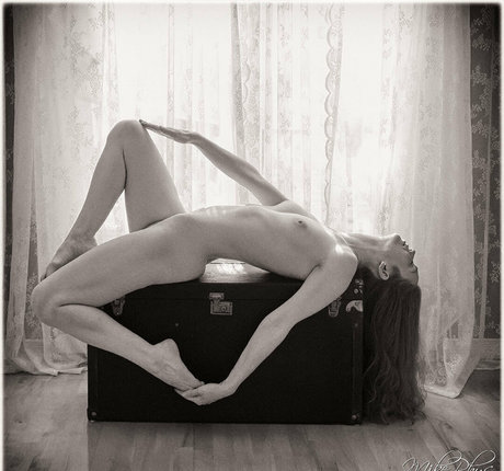 mikerhys nice model image