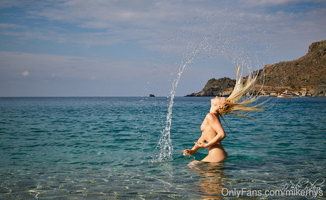 mikerhys pornstar hot pic