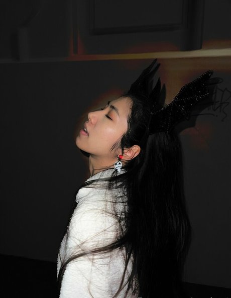 mvlust exclusive model images