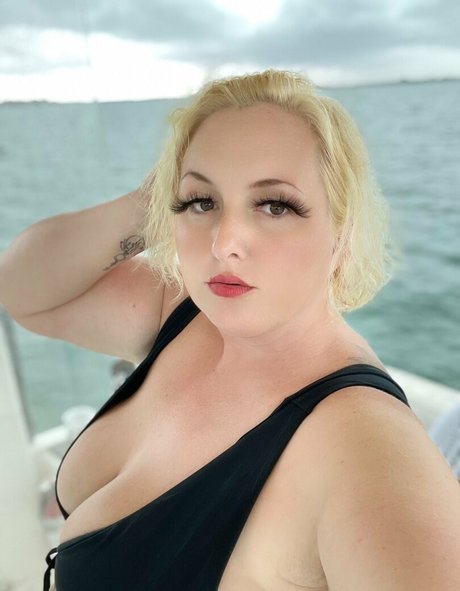 sweetcherrybbw model sex picture