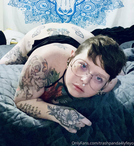 trashpanda4lyfeyo naked actress pic