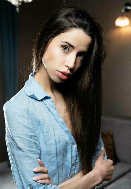 miaowen sexy actress photos