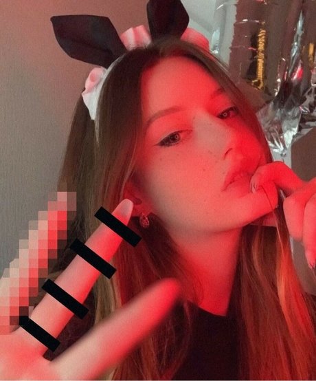 Lepreconnn model nudes photo