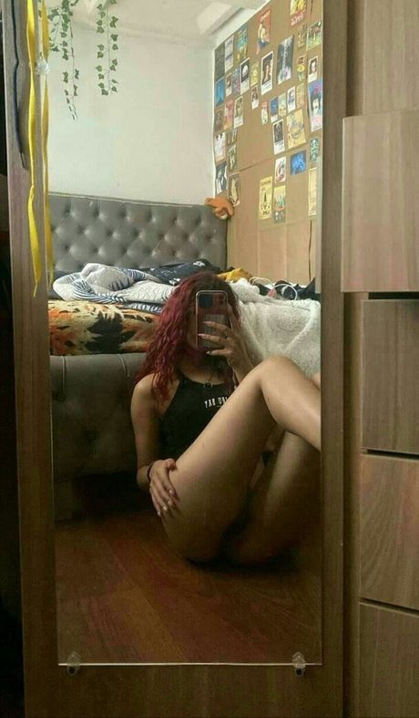 Cutebunnyred star nude galleries