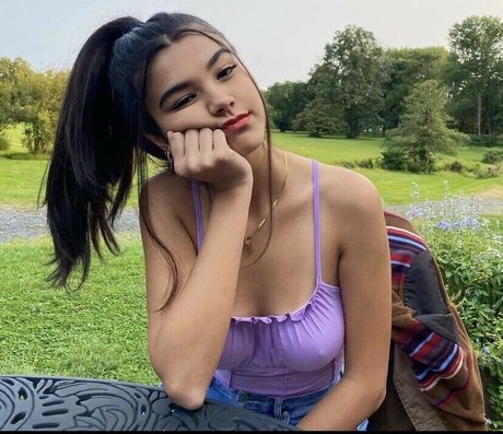 saraecheagaray sexy model pic