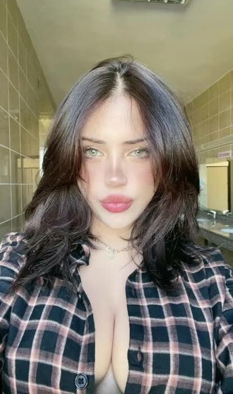 Melekwhoo pretty model photos