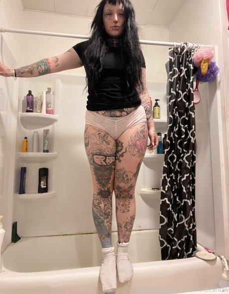 spookisideshow model nudes pic