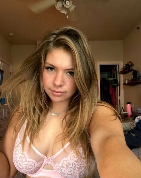 lilyhazex star naked photo