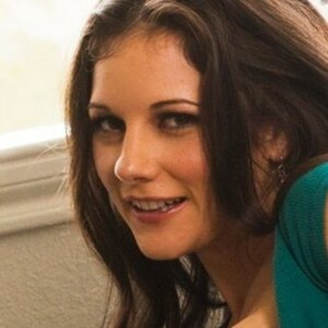 Mandy Flores pornstar top image