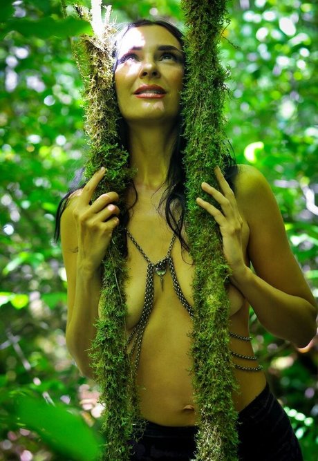 yladoyla hot pornstar photo