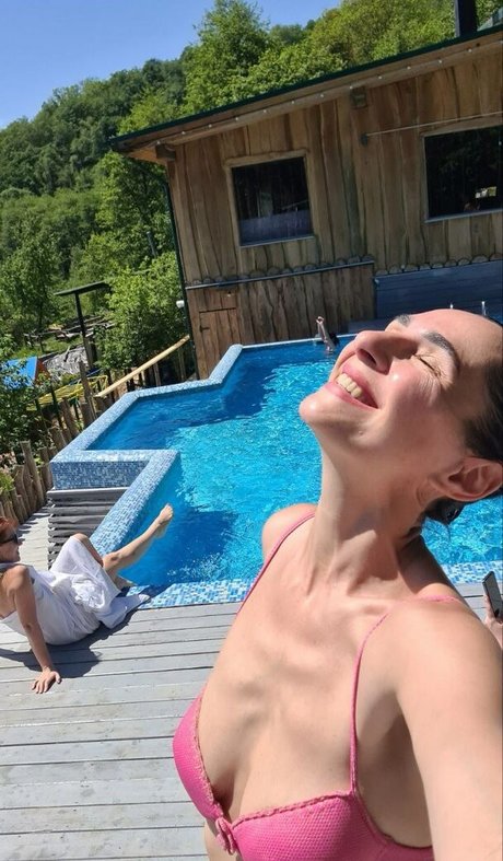 yladoyla nude actress picture