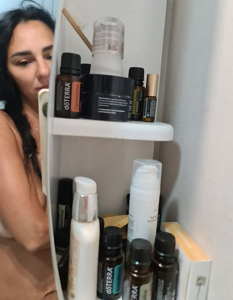 yladoyla nude model pics