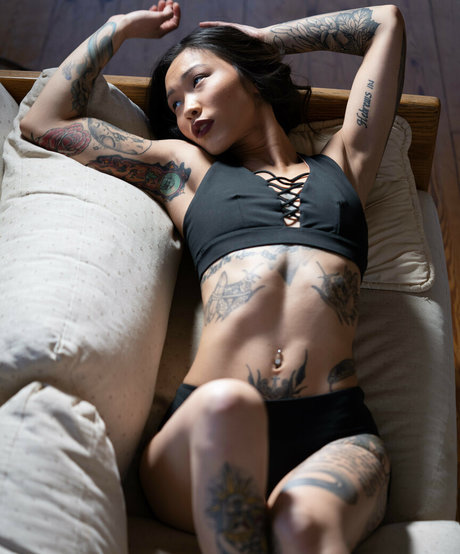 Lana Mae model erotic pic