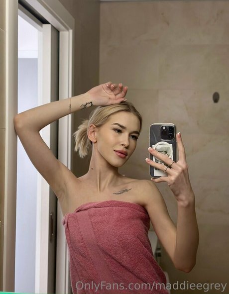 maddieegrey nudes model image