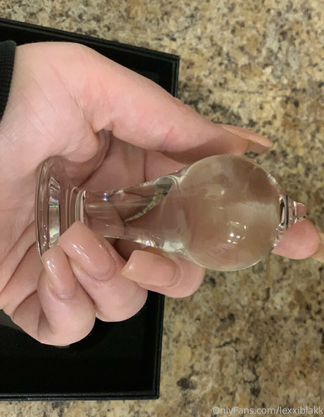 lexxiblakk exclusive star img