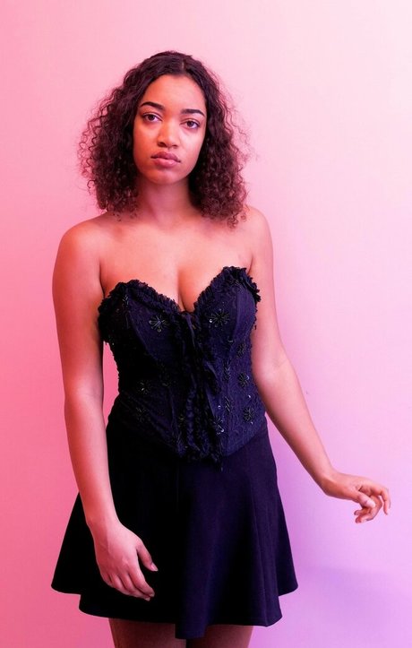 sincerelyamused model pornographic gallery