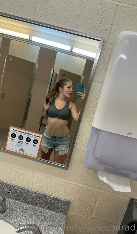 lizzieconrad beautiful star img