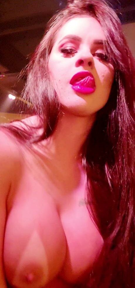 Suelen Lucca model sexy photo