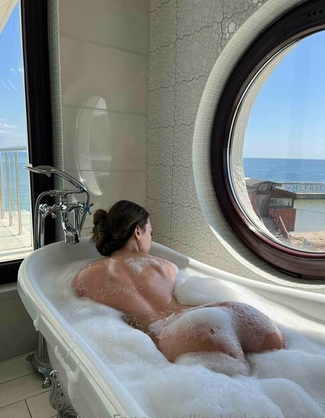 Sweet Lisa model art pic