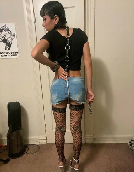 ariaaaxxx star hot photos