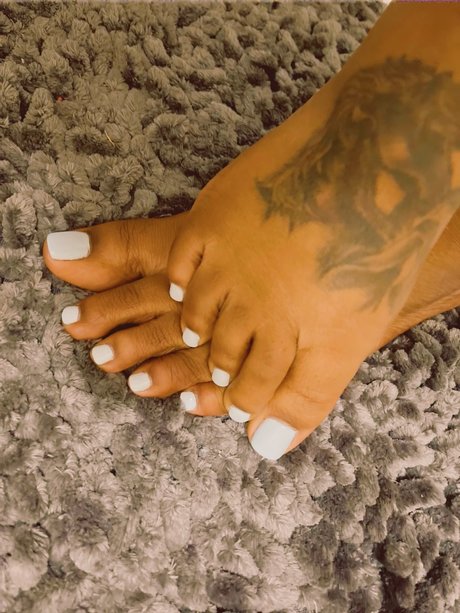 Ms Toes to Bone sex pornstar pic