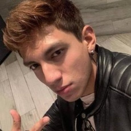 Charly Mala Fama 30K_ perfect model photo