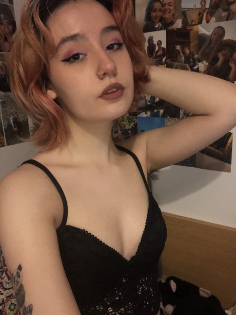 Hattie nice model image