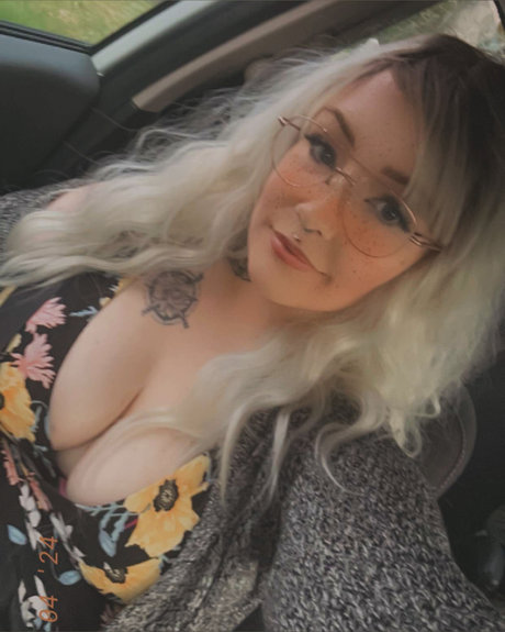 _w official_ star porn image