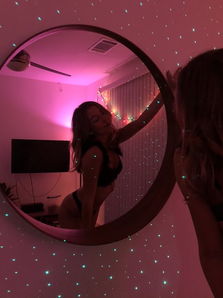 lilah pornstar naked picture