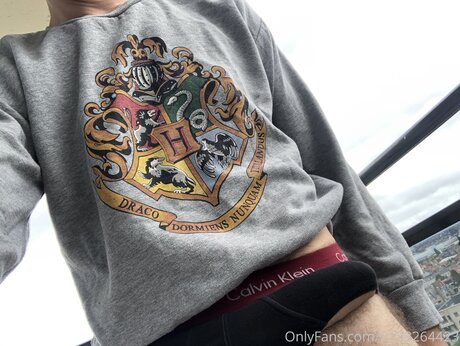 Esckaenor erotic model pictures