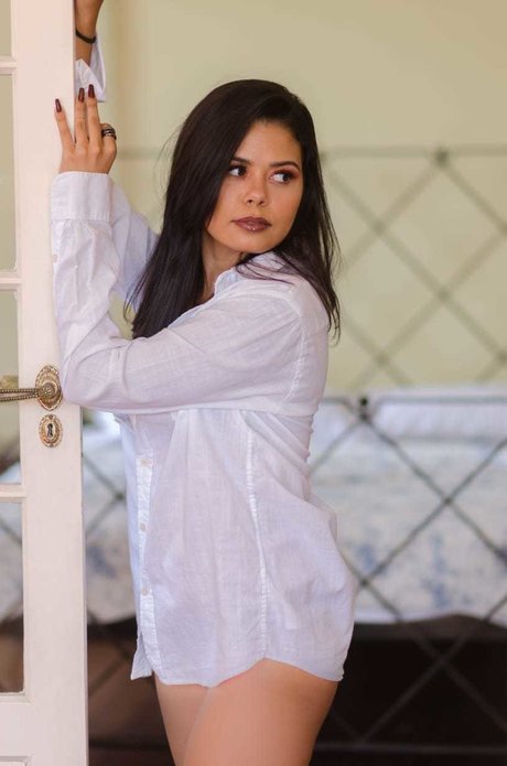 Lari Cute xxx pornstar picture