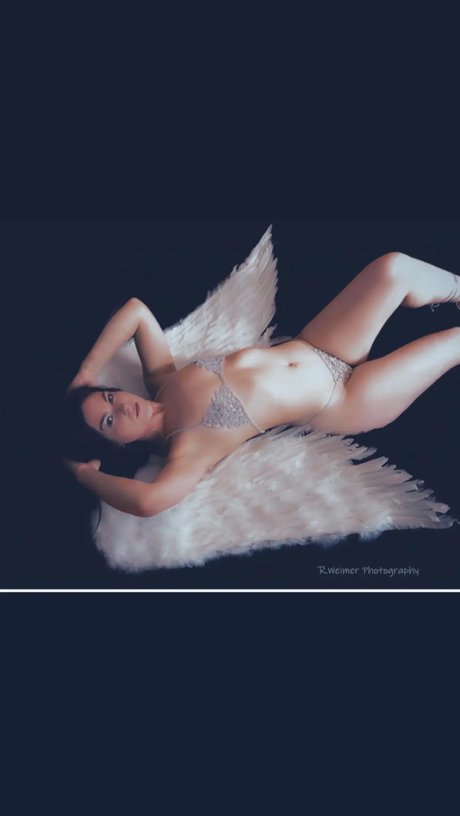 SativasFreak sexy model images