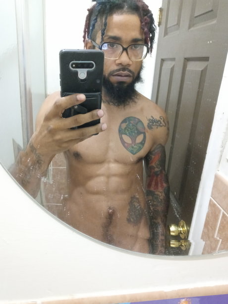 Pete Plaza sexy star pic