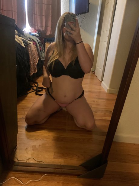 Mila Huddleston_ nudes model galleries