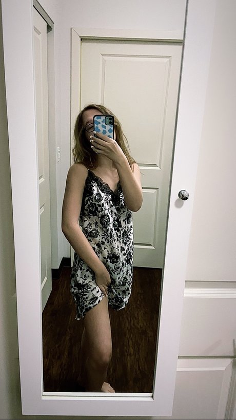 Destiny Montgomery erotic actress img