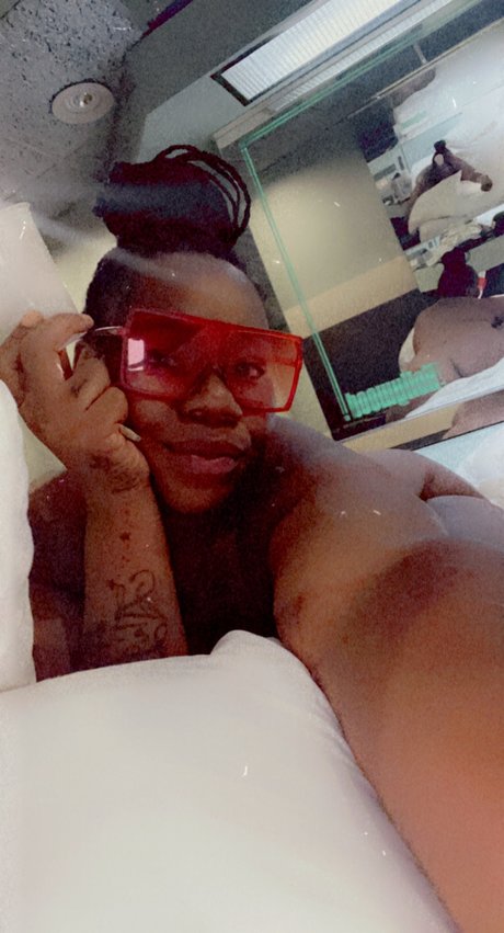 Deee erotic star img