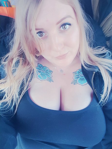 Tokes and Tits nudes star image