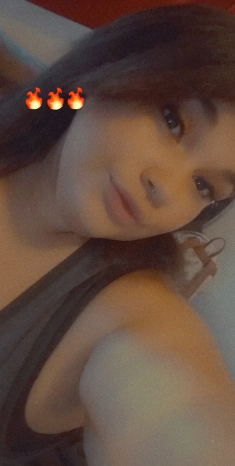 PINEAPPLES PLAYGROUND model pretty photos