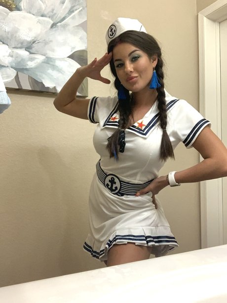 Oh Val_ model free photo