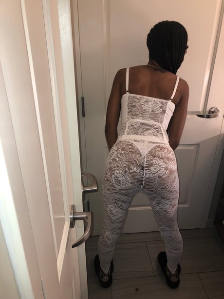 RAW art actress picture