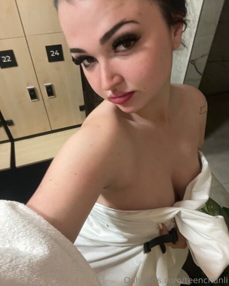 _Chun Li 18 yO Cosplay_ sex star images