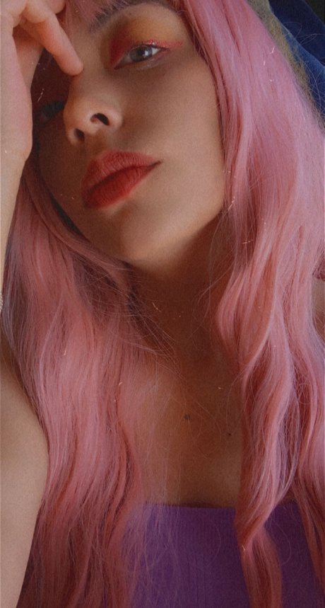 Luna Veltran star nude archive