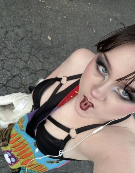 Vianca Champagne sex actress gallery