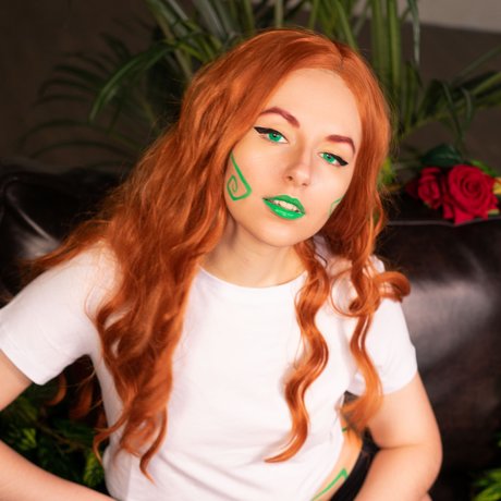 Truewolfy exclusive actress pics