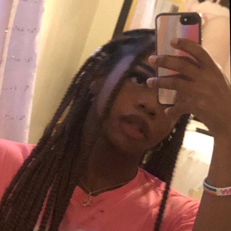 Bambi Deaux star img