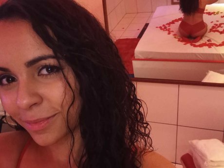 OnlySa beautiful model picture