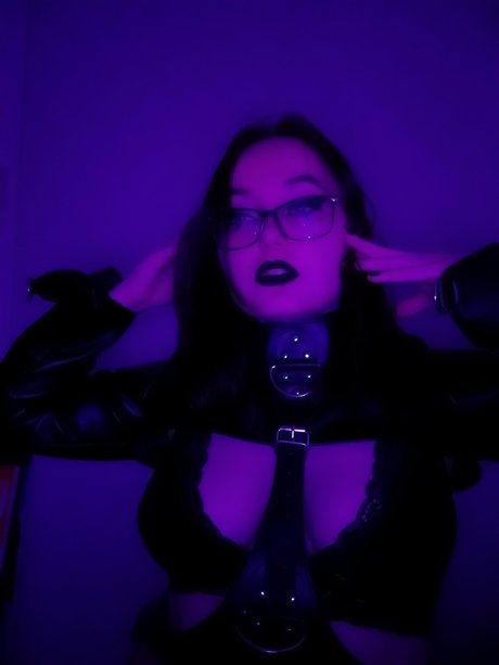 _Noia_ erotic actress archive